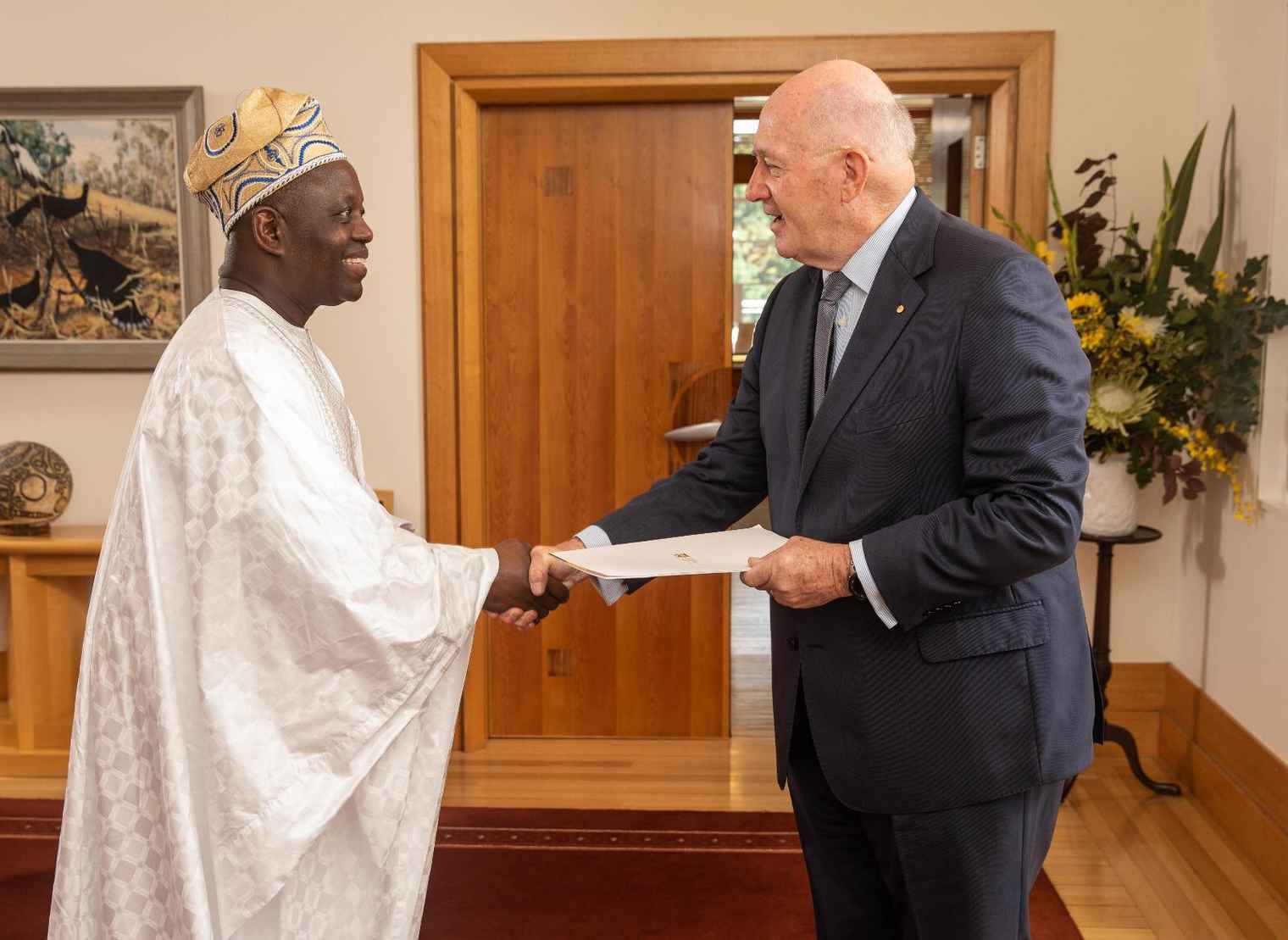 L’ambassadeur ADECHOUBOU a présenté ses lettres de créance au Gouverneur général du Commonwealth d’Australie